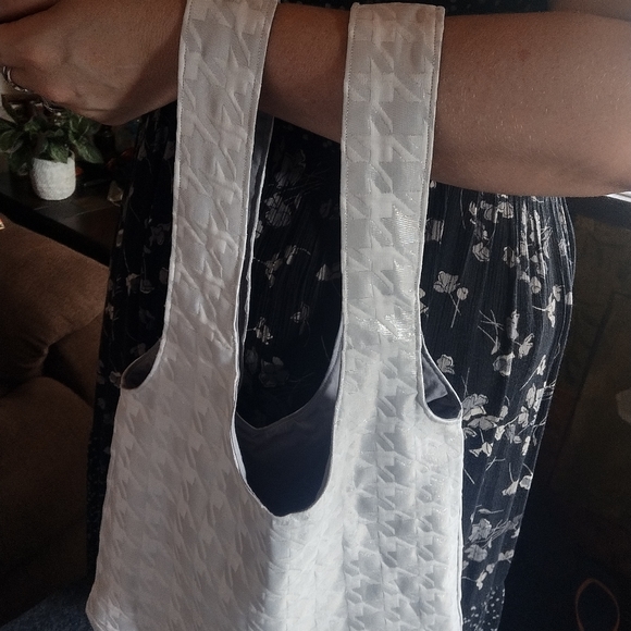 Houndstooth reversible tote, Christmas, birthday, gift - Picture 4 of 6